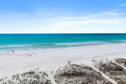 Happy Go Lucky•Pool•Near Beach•Free Beach Chairs •Bikes•Beach Gear•Walkable