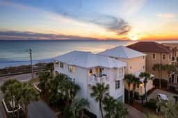 Coastal Kiss'd*HeatedPool+Hot Tub*Beach Gear*Bikes*Free Beach Chairs*