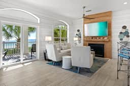 Coastal Kiss'd*HeatedPool+Hot Tub*Beach Gear*Bikes*Free Beach Chairs*