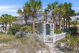 Venus on Vacation*Remodeled*Gulf View*PrivateBeach*Bikes*Beach Gears*