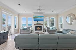 Sandy Pearl•Remodeled•Gulf Views•Private Pool•Pets•Beach Gear•Boards•Bikes