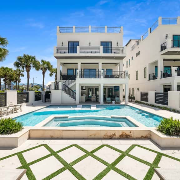 Bella Vista Luxe - Image 1