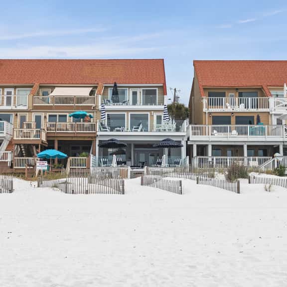 Green Reef 16 - C’est La Vie by the Sea - Image 1