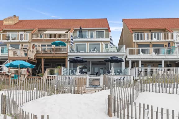 Green Reef 16 | Beachfront | Remodeled | 3 Patios | Beach Gear | Stylish