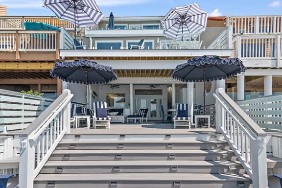 Green Reef 16 | Beachfront | Remodeled | 3 Patios | Beach Gear | Stylish