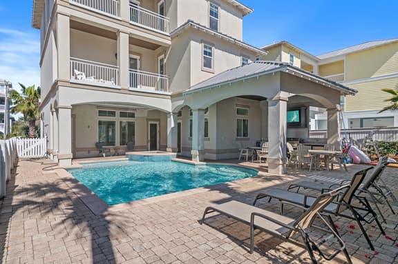 Frangista Villa*Pool+Hot Tub*Golf Cart*Movie Room*Game Room*Near Beach*BeachGear