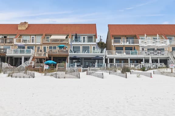 Green Reef 16 | Beachfront | Remodeled | 3 Patios | Beach Gear | Stylish